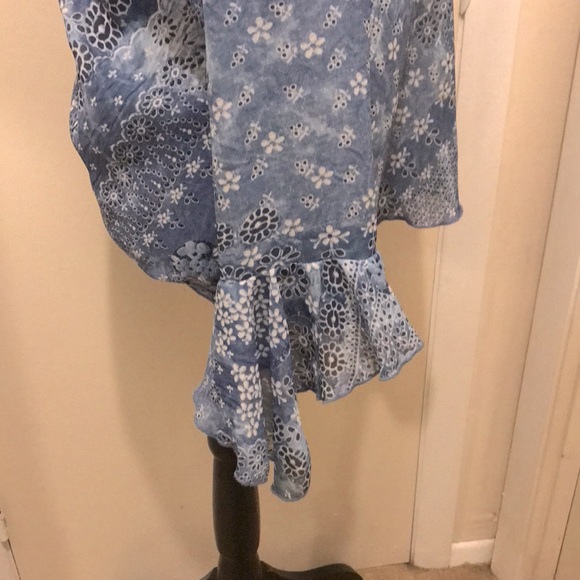 Ladies Size Large, Front Tie Boho Style 100% Polyester Blouse. Pre-Loved - Picture 6 of 7